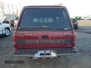 1988 Chevrolet Silverado 2500 с VIN 1GCFC24K5JE141613, выставлен на аукционе Copart как лот 77272734 с пробегом 226 822 миль миль и Чистый • Clean title. История ставок и продаж доступна на DreamBid. Изображение 6.