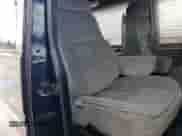 1999 Ford Econoline Cargo z VIN 1FDRE14W3XHA94671, wystawiony jako Copart lot #57881455 z przebiegiem 208 388 mil mil oraz Czysty tytuł • Clean title. Historia ofert i sprzedaży dostępna na DreamBid. Obrazek 11.