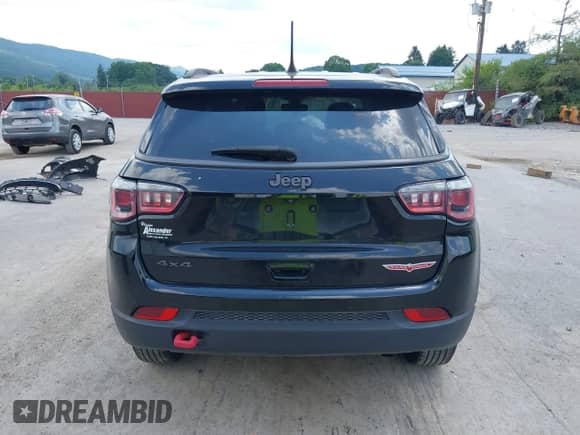 2018 Jeep Compass Trailhawk z VIN 3C4NJDDB1JT451464, wystawiony jako IAAI lot #42674943 z przebiegiem 114 704 mil mil oraz . Historia ofert i sprzedaży dostępna na DreamBid. Obrazek 16.