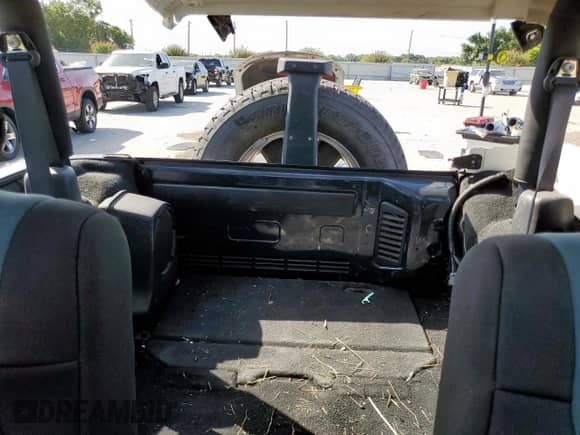 2008 Jeep Wrangler Sahara с VIN 1J4FA54128L605732, выставлен на аукционе Copart как лот 66987395 с пробегом 46 373 миль миль и Списание • Salvage title. История ставок и продаж доступна на DreamBid. Изображение 10.