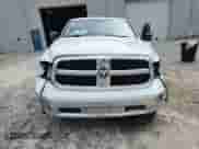 2018 Ram 1500 SLT z VIN 1C6RR6GG8JS303768, wystawiony jako Copart lot #61127565 z przebiegiem 230 959 mil mil oraz Szkoda całkowita • Salvage title. Historia ofert i sprzedaży dostępna na DreamBid. Obrazek 5.