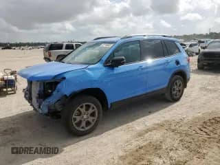 2024 Honda Passport TrailSport with VIN 5FNYF8H66RB010670, listed as a Copart auction lot 61746655 with 16,949 mi miles and Salvage title. Bid and sale history available at DreamBid. Image 1.