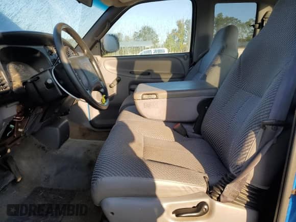 2000 Dodge 1500 z VIN 3B7HC12Z9YG128045, wystawiony jako Copart lot #72094865 z przebiegiem 136 887 mil mil oraz Szkoda całkowita • Salvage title. Historia ofert i sprzedaży dostępna na DreamBid. Obrazek 7.