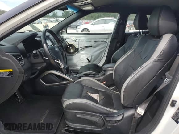 2017 Hyundai Veloster Turbo с VIN KMHTC6AE9HU310410, выставлен на аукционе Copart как лот 70563525 с пробегом 75 826 миль миль и Списание • Salvage title. История ставок и продаж доступна на DreamBid. Изображение 7.