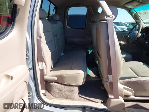 2002 Toyota Tundra Limited z VIN 5TBBT48192S263813, wystawiony jako IAAI lot #43491595 z przebiegiem 376 267 mil mil oraz . Historia ofert i sprzedaży dostępna na DreamBid. Obrazek 8.