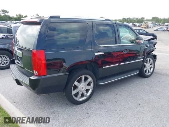 2009 Cadillac Escalade with VIN 1GYFC23249R116363, listed as a IAAI auction lot 39887498 with 140,095 mi miles and . Bid and sale history available at DreamBid. Image 4.