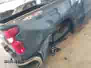 2024 Chevrolet Silverado 1500 LT z VIN 1GCPDKEKXRZ184977, wystawiony jako IAAI lot #43245611 z przebiegiem 26 577 mil mil oraz . Historia ofert i sprzedaży dostępna na DreamBid. Obrazek 17.