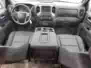 2020 Chevrolet Silverado 1500 Work Truck z VIN 1GCRWAEF9LZ261152, wystawiony jako Copart lot #55047875 z przebiegiem 24 782 mil mil oraz Szkoda całkowita • Salvage title. Historia ofert i sprzedaży dostępna na DreamBid. Obrazek 8.