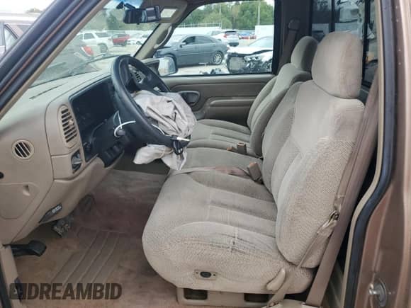 1997 Chevrolet Silverado 1500 with VIN 1GCEC14M0VZ131240, listed as a Copart auction lot 83833085 with 119,514 mi miles and Non repairable. Bid and sale history available at DreamBid. Image 7.