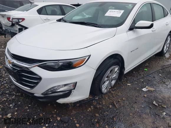 2022 Chevrolet Malibu LT z VIN 1G1ZD5ST4NF197008, wystawiony jako IAAI lot #42157334 z przebiegiem 53 085 mil mil oraz . Historia ofert i sprzedaży dostępna na DreamBid. Obrazek 6.