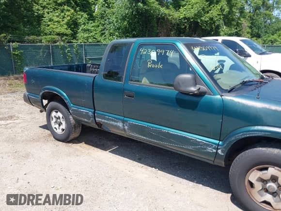 1996 Chevrolet S-10 LS с VIN 1GCDT19X0TK165960, выставлен на аукционе IAAI как лот 42309974 с пробегом 188 158 миль миль и . История ставок и продаж доступна на DreamBid. Изображение 6.
