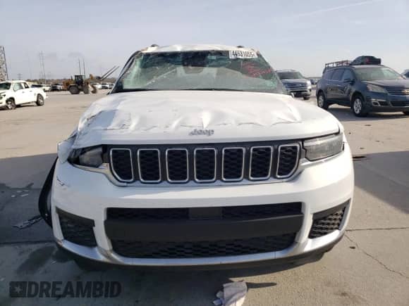 2024 Jeep Grand Cherokee Laredo with VIN 1C4RJJAG1R8504481, listed as a Copart auction lot 44631055 with 20,591 mi miles and Salvage title. Bid and sale history available at DreamBid. Image 5.