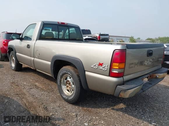 1999 Chevrolet Silverado 1500 Work Truck z VIN 1GCEK14V8XE220009, wystawiony jako IAAI lot #42893588 z przebiegiem 120 976 mil mil oraz . Historia ofert i sprzedaży dostępna na DreamBid. Obrazek 3.
