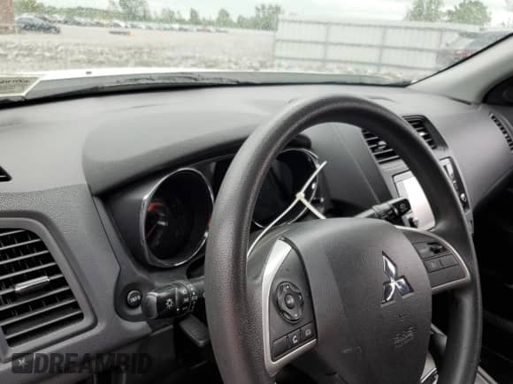 2020 Mitsubishi Outlander ES с VIN JA4AR3AU8LU004902, выставлен на аукционе Copart как лот 64939005 с пробегом Не указан миль и На запчасти • Non repairable. История ставок и продаж доступна на DreamBid. Изображение 9.