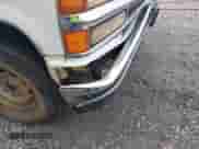 1998 Chevrolet Silverado 1500 z VIN 1GCEK19R3WE129448, wystawiony jako IAAI lot #42975561 z przebiegiem 592 686 mil mil oraz . Historia ofert i sprzedaży dostępna na DreamBid. Obrazek 12.