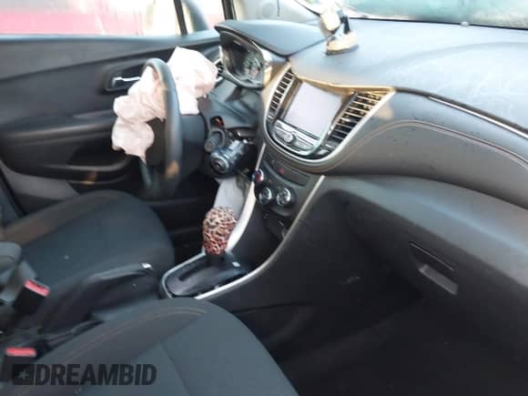 2021 Chevrolet Trax LS с VIN KL7CJKSB8MB301613, выставлен на аукционе IAAI как лот 42526045 с пробегом 51 127 миль миль и . История ставок и продаж доступна на DreamBid. Изображение 5.