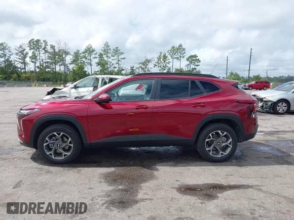 2025 Chevrolet Trax LT with VIN KL77LHEP4SC254755, listed as a IAAI auction lot 43366560 with 3,396 mi miles and . Bid and sale history available at DreamBid. Image 15.