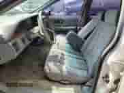 1993 Chevrolet Caprice Classic с VIN 1G1BL53E4PW140914, выставлен на аукционе Copart как лот 69377335 с пробегом 150 350 миль миль и Списание • Salvage title. История ставок и продаж доступна на DreamBid. Изображение 7.