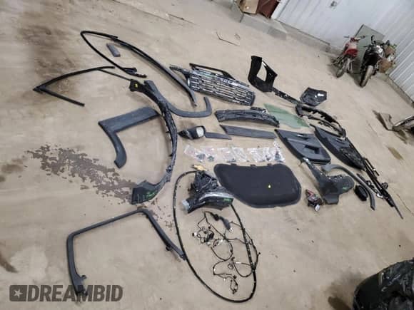 2025 Chevrolet Equinox FWD LT с VIN 3GNAXHEG0SL205528, выставлен на аукционе Copart как лот 47041855 с пробегом 4 075 миль миль и Чистый • Clean title. История ставок и продаж доступна на DreamBid. Изображение 13.