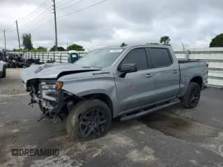 2024 Chevrolet Silverado 1500 RST z VIN 1GCPDEEK5RZ376681, wystawiony jako Copart lot #71206135 z przebiegiem Nie podano mil oraz Szkoda całkowita • Salvage title. Historia ofert i sprzedaży dostępna na DreamBid. Obrazek 1.