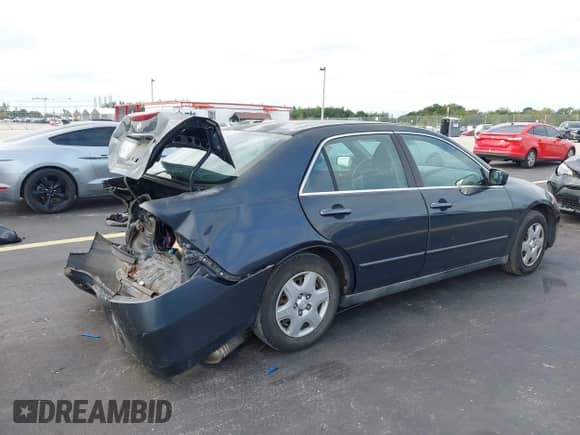 2007 Honda Accord LX с VIN 3HGCM56487G711879, выставлен на аукционе IAAI как лот 43460509 с пробегом 209 687 миль миль и . История ставок и продаж доступна на DreamBid. Изображение 4.