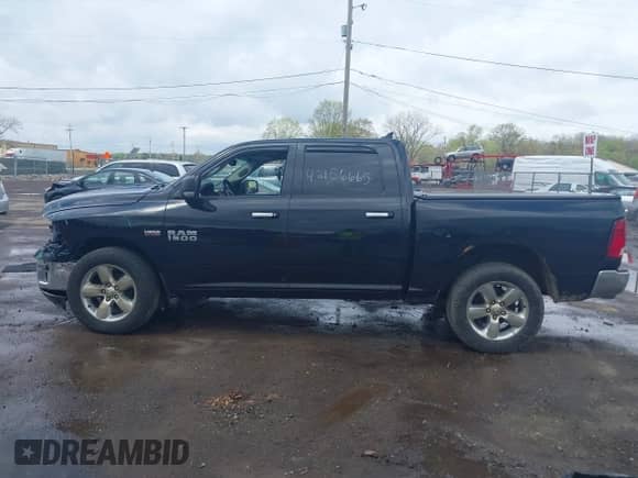 2014 Ram 1500 Big Horn z VIN 1C6RR7LT6ES175531, wystawiony jako IAAI lot #42156665 z przebiegiem 204 364 mil mil oraz . Historia ofert i sprzedaży dostępna na DreamBid. Obrazek 14.