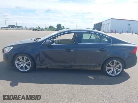 2012 Volvo S60 T6 с VIN YV1902FH8C2103783, выставлен на аукционе IAAI как лот 43109988 с пробегом 177 042 миль миль и . История ставок и продаж доступна на DreamBid. Изображение 14.