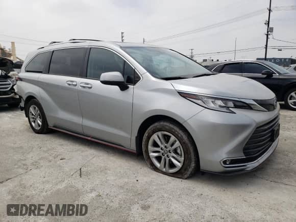 2024 Toyota Sienna Limited с VIN 5TDZRKEC3RS181746, выставлен на аукционе Copart как лот 58351374 с пробегом 6 262 миль миль и Списание • Salvage title. История ставок и продаж доступна на DreamBid. Изображение 4.