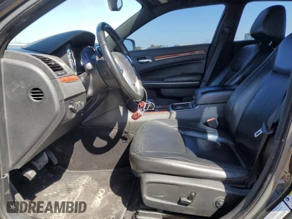 2013 Chrysler 300 с VIN 2C3CCARG3DH585611, выставлен на аукционе Copart как лот 87063425 с пробегом 115 290 миль миль и Чистый • Clean title. История ставок и продаж доступна на DreamBid. Изображение 7.