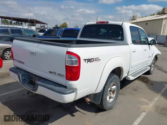 2005 Toyota Tundra Limited z VIN 5TBDT48135S479170, wystawiony jako IAAI lot #43249054 z przebiegiem 176 004 mil mil oraz . Historia ofert i sprzedaży dostępna na DreamBid. Obrazek 4.