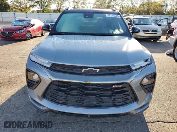 2023 Chevrolet TrailBlazer RS z VIN KL79MTSL4PB156302, wystawiony jako Copart lot #82255705 z przebiegiem 12 252 mil mil oraz Szkoda całkowita • Salvage title. Historia ofert i sprzedaży dostępna na DreamBid. Obrazek 5.