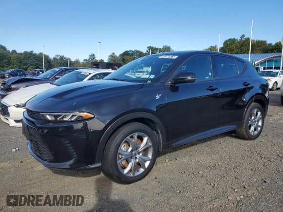 2024 Dodge Hornet R/T with VIN ZACPDFCW3R3A34972, listed as a Copart auction lot 84566875 with 27,039 mi miles and Clean title. Bid and sale history available at DreamBid. Image 1.