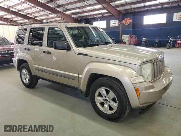 2011 Jeep Liberty Sport with VIN 1J4PN2GK3BW527527, listed as a Copart auction lot 70938895 with 186,652 mi miles and Clean title. Bid and sale history available at DreamBid. Image 4.