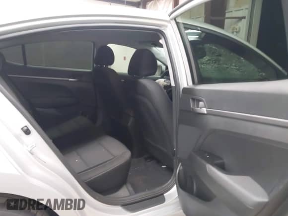 2018 Hyundai Elantra SE with VIN 5NPD74LF9JH402642, listed as a IAAI auction lot 43211321 with 47,192 mi miles and . Bid and sale history available at DreamBid. Image 8.