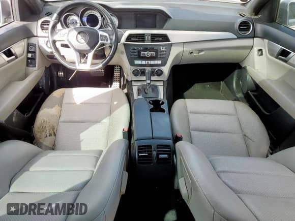 2014 Mercedes-Benz C 250 Sport with VIN WDDGF4HB0EG254273, listed as a Copart auction lot 70661895 with 117,284 mi miles and Salvage title. Bid and sale history available at DreamBid. Image 8.
