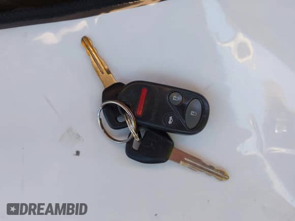 1998 Honda Accord EX z VIN 1HGCG1652WA062473, wystawiony jako IAAI lot #43124809 z przebiegiem 165 416 mil mil oraz . Historia ofert i sprzedaży dostępna na DreamBid. Obrazek 11.