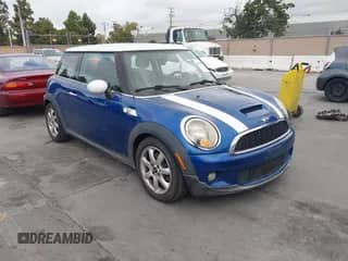 2008 MINI Hardtop S с VIN WMWMF73598TT91110, выставлен на аукционе IAAI как лот 43442829 с пробегом 155 186 миль миль и . История ставок и продаж доступна на DreamBid. Изображение 1.