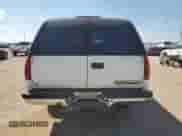 1998 Chevrolet Suburban с VIN 1GNGC26R5WJ371236, выставлен на аукционе Copart как лот 71721124 с пробегом 387 301 миль миль и Списание • Salvage title. История ставок и продаж доступна на DreamBid. Изображение 6.