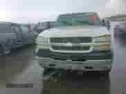 2003 Chevrolet Silverado 2500HD LS с VIN 1GCHK23113F183942, выставлен на аукционе Copart как лот 71464565 с пробегом 250 336 миль миль и Списание • Salvage title. История ставок и продаж доступна на DreamBid. Изображение 13.