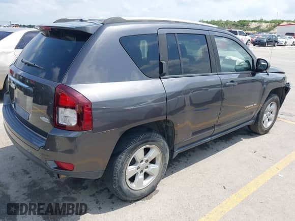 2016 Jeep Compass Latitude with VIN 1C4NJCEA4GD550410, listed as a IAAI auction lot 42442054 with 148,385 mi miles and . Bid and sale history available at DreamBid. Image 4.