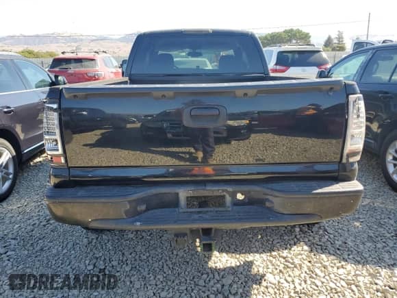 2004 Chevrolet Silverado 1500 LS z VIN 1GCEK19T84E149252, wystawiony jako Copart lot #81497255 z przebiegiem 244 740 mil mil oraz Szkoda całkowita • Salvage title. Historia ofert i sprzedaży dostępna na DreamBid. Obrazek 6.