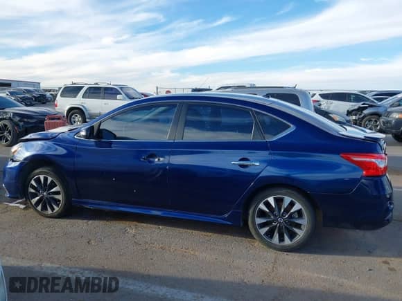 2017 Nissan Sentra SR z VIN 3N1AB7AP3HY226220, wystawiony jako IAAI lot #41721447 z przebiegiem 107 187 mil mil oraz . Historia ofert i sprzedaży dostępna na DreamBid. Obrazek 14.