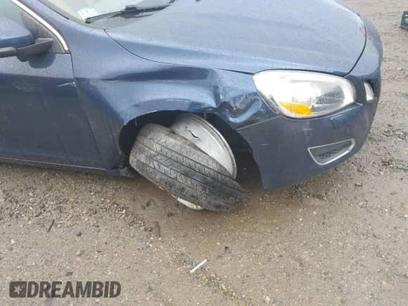 2012 Volvo S60 T6 с VIN YV1902FH5C2038827, выставлен на аукционе IAAI как лот 42860167 с пробегом 78 984 миль миль и . История ставок и продаж доступна на DreamBid. Изображение 6.