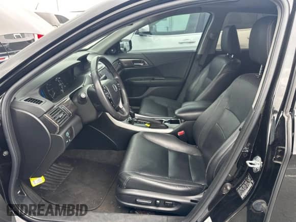 2017 Honda Accord Touring z VIN JHMCR6F74HC017371, wystawiony jako Copart lot #56739555 z przebiegiem 95 930 mil mil oraz Czysty tytuł • Clean title. Historia ofert i sprzedaży dostępna na DreamBid. Obrazek 5.