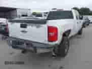 2008 Chevrolet Silverado 2500HD 1LT z VIN 1GCHC23KX8F104183, wystawiony jako IAAI lot #42474727 z przebiegiem 284 682 mil mil oraz . Historia ofert i sprzedaży dostępna na DreamBid. Obrazek 4.