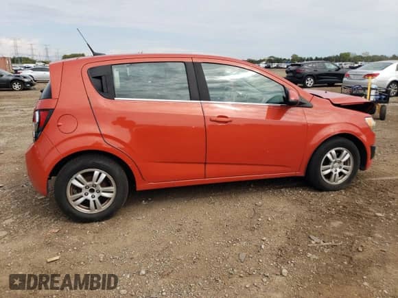 2013 Chevrolet Sonic LT с VIN 1G1JC6SB3D4114403, выставлен на аукционе Copart как лот 81618585 с пробегом 121 466 миль миль и Списание • Salvage title. История ставок и продаж доступна на DreamBid. Изображение 3.