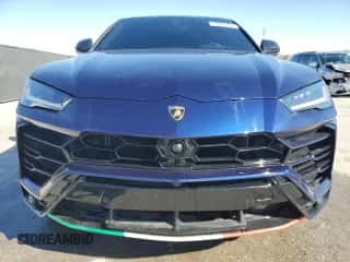2019 Lamborghini Urus with VIN ZPBUA1ZL7KLA02968, listed as a Copart auction lot 69967374 with 9,747 mi miles and Salvage title. Bid and sale history available at DreamBid. Image 5.