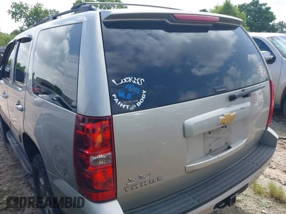 2013 Chevrolet Tahoe LS z VIN 1GNSCAE09DR184197, wystawiony jako IAAI lot #42588553 z przebiegiem 137 205 mil mil oraz . Historia ofert i sprzedaży dostępna na DreamBid. Obrazek 3.