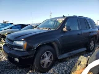 2007 Chevrolet TrailBlazer LS z VIN 1GNDT13S772102784, wystawiony jako Copart lot #86810005 z przebiegiem 283 380 mil mil oraz Szkoda całkowita • Salvage title. Historia ofert i sprzedaży dostępna na DreamBid. Obrazek 1.