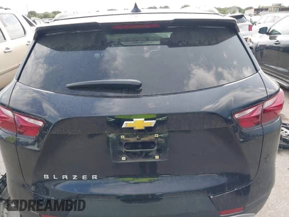 2020 Chevrolet Blazer LT with VIN 3GNKBDRS3LS555625, listed as a IAAI auction lot 42346660 with 68,087 mi miles and . Bid and sale history available at DreamBid. Image 17.